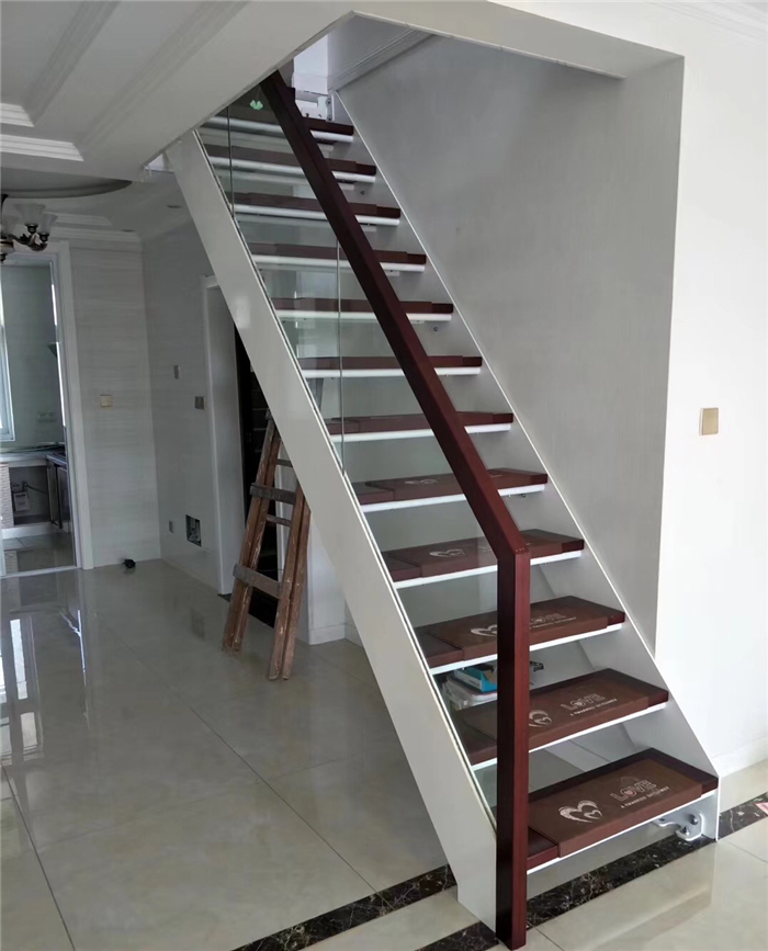 钢木楼梯安装案例