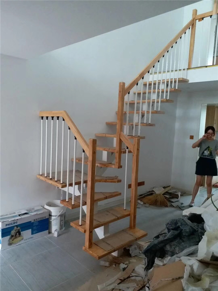 家庭钢木楼梯