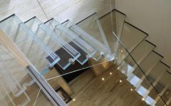 玻璃楼梯的类型与优势